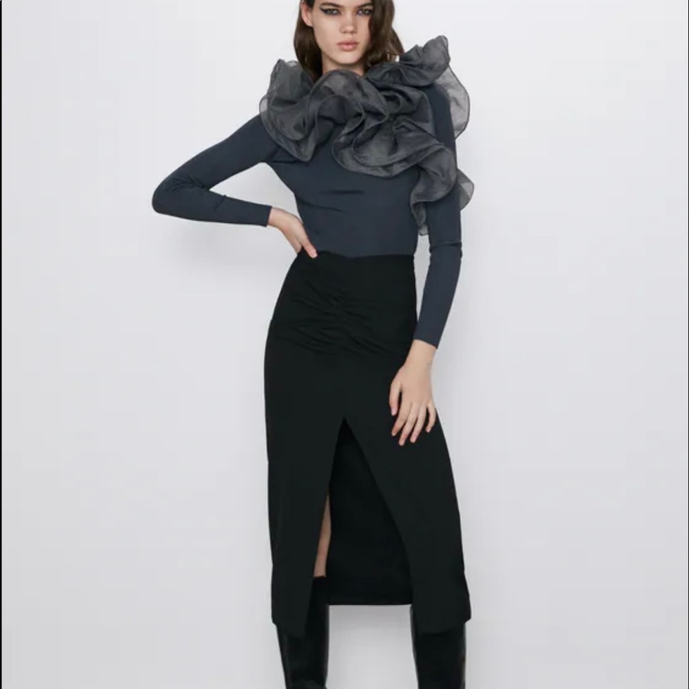Zara ruffled top NWT